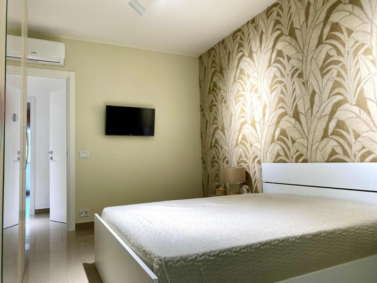 Bella Luna Apulian Living - Puglia Mia Apartments Монополи Экстерьер фото